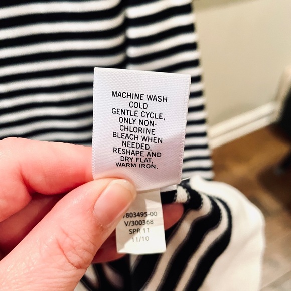 Banana Republic Factory 3/4 sleeve stretch knit sweater dress SZ M black white - Picture 9 of 9